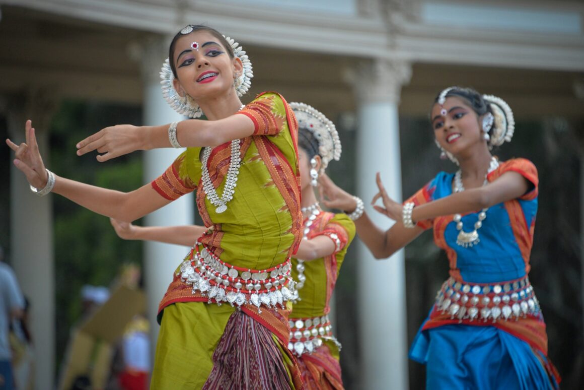 இந்திய பாரம்பரியத்தை காட்டும் படம்